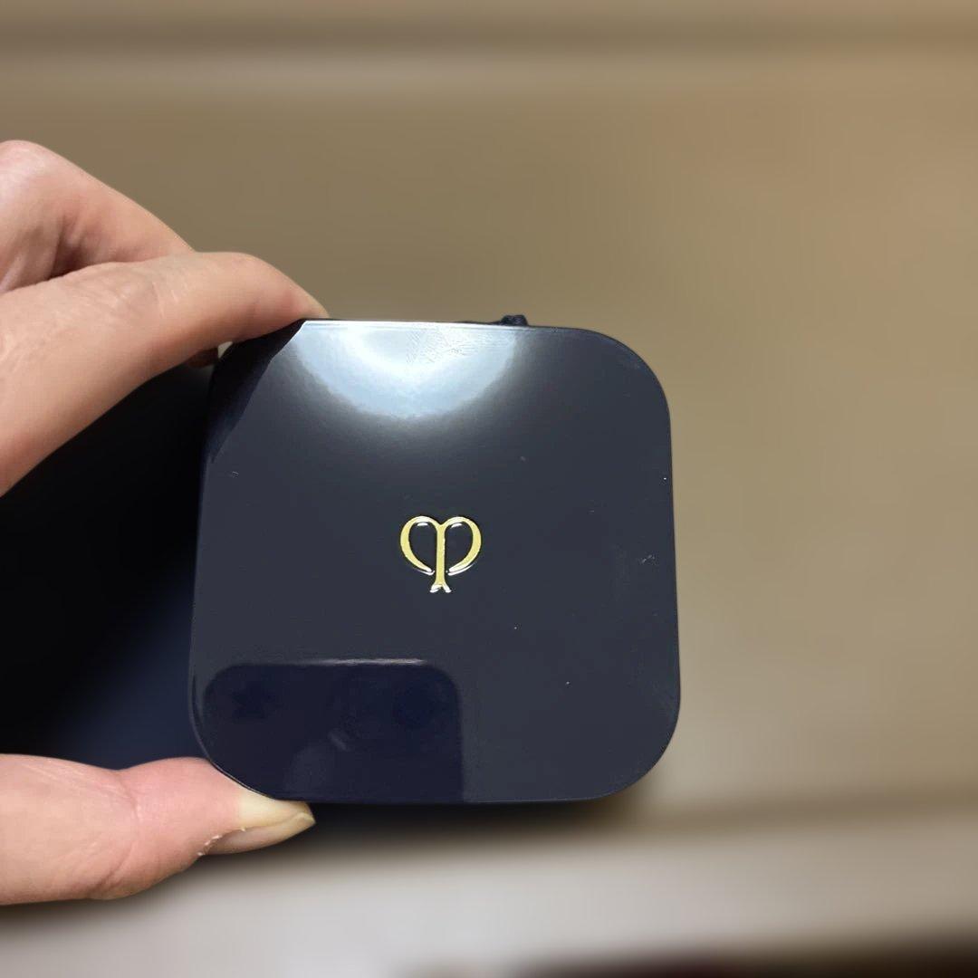 クレ・ド・ポー　ボーテ　プードルコンパクトエサンシエル