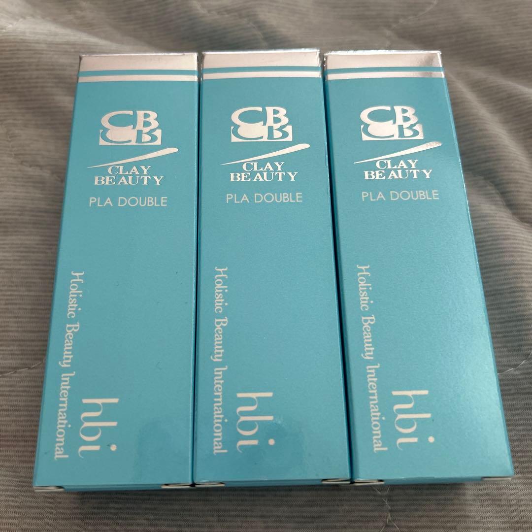 3本セットのClay Beauty PLA DOUBLE美容液、30ml。