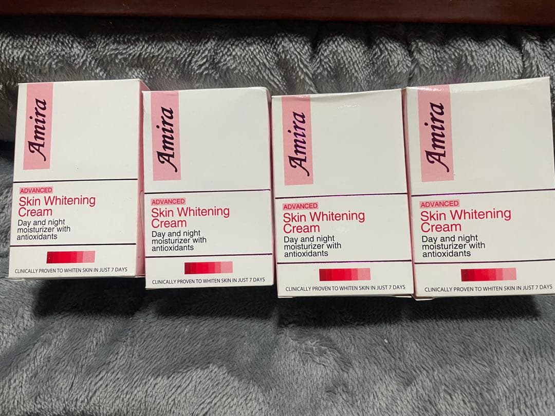 フェイスクリーム Amira Skin Whitening Cream 60g 4pcs