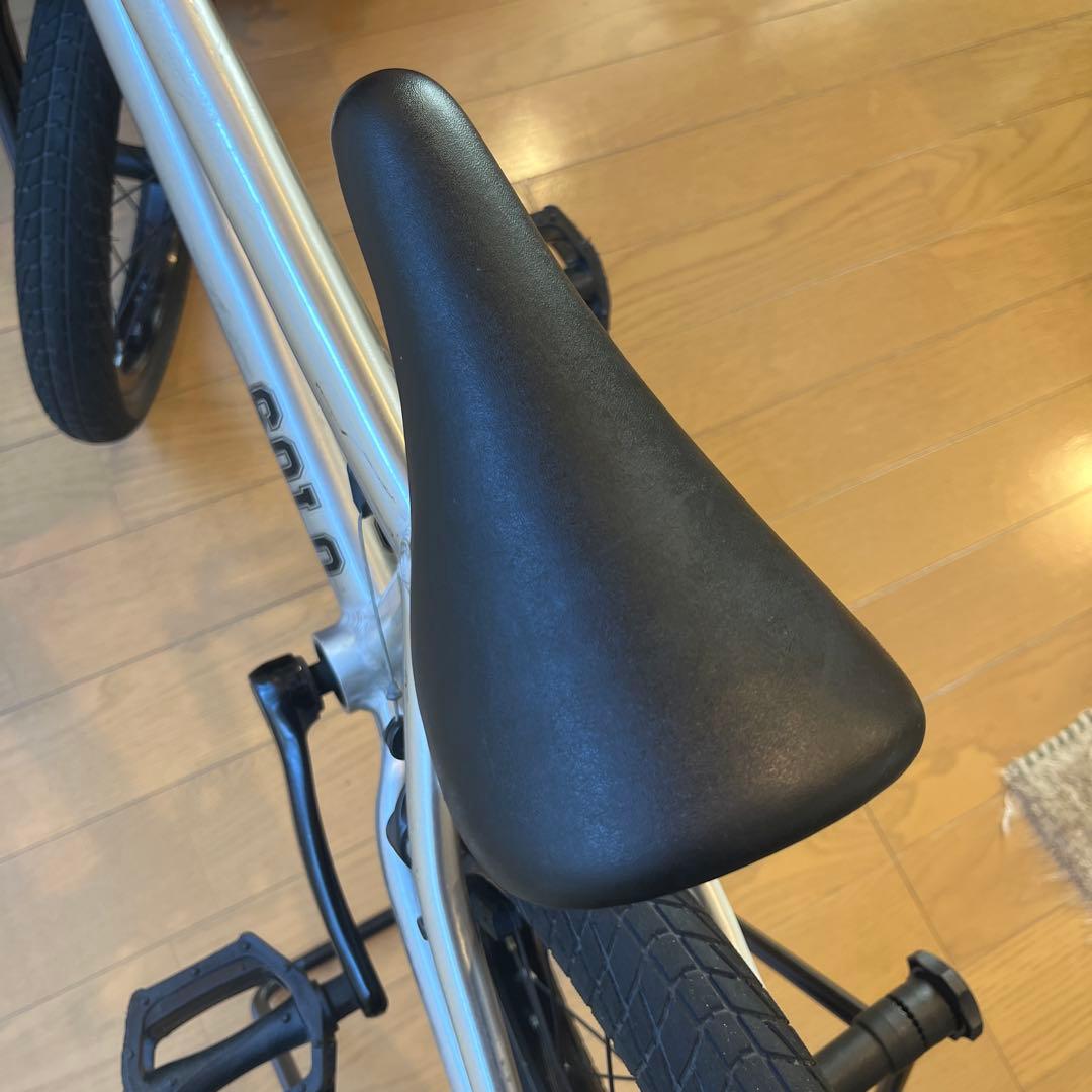 E様】直接引渡し ダーカスワン BMX SOLO シルバー 16インチ - メルカリ