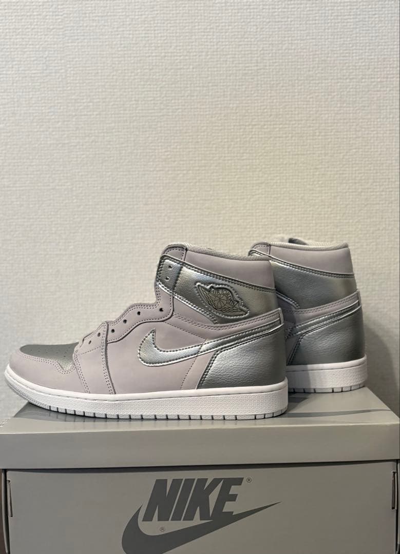 ヒ*ロ様 Nike Air Jordan 1 HIGHシルバー/グレー