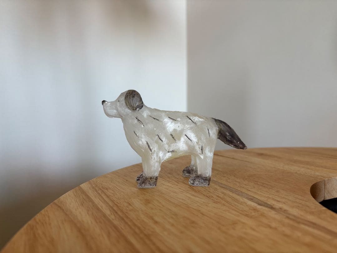 安達知江　犬　ガラスオブジェ