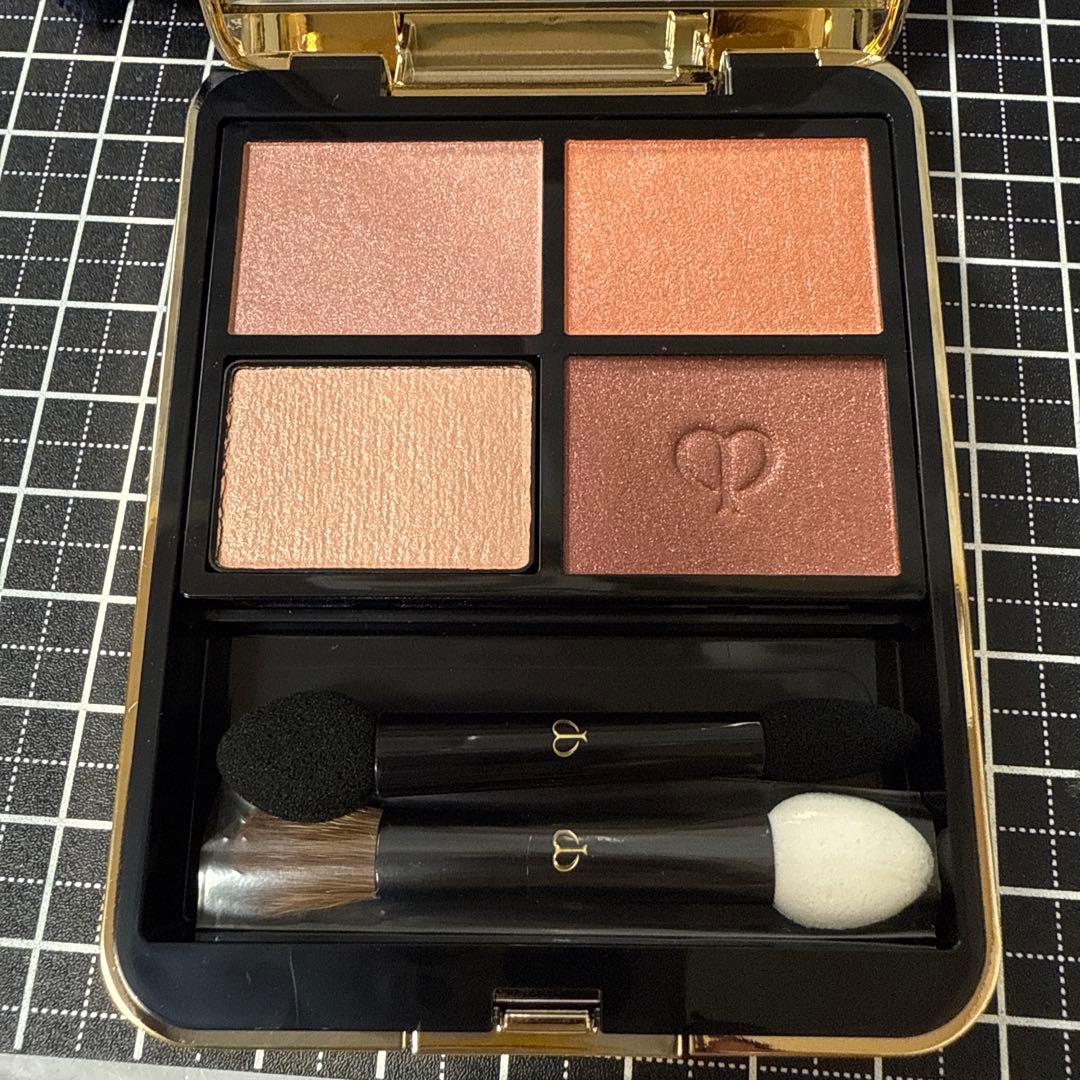 新品未使用！クレドポーボーテ オンブル クルールクアドリ　8 ケース保存袋付き