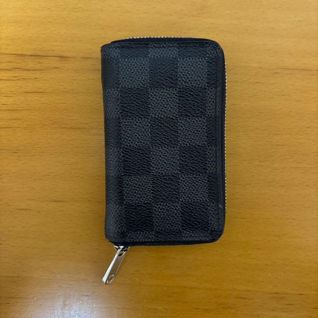 ルイヴィトン　ダミエグラフィット　ケース