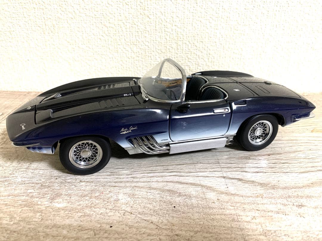 【希少】1/18 シボレーコルベット 1961マコシャーク(ブルー）　UTモデル