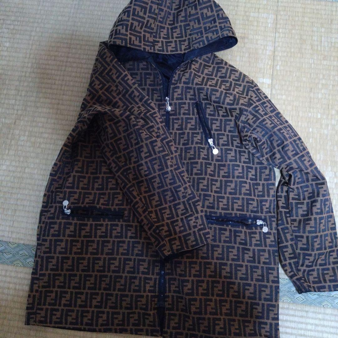 フェンディ アウター シャンパー 裏地は黒 リバーシブル ズッカ柄　茶✕黒