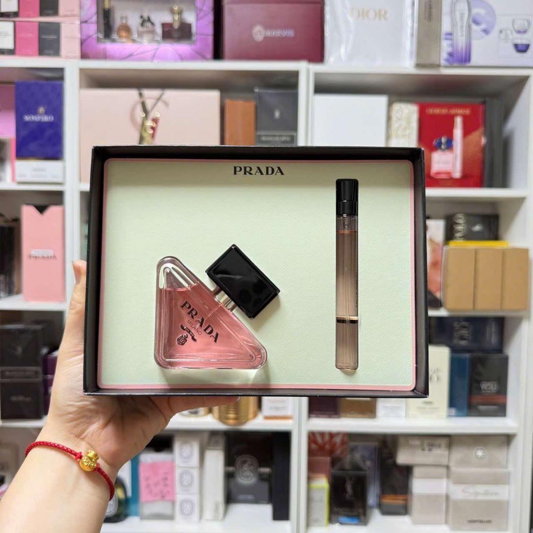 (100)PRADA 香水セット ピンク 三角形ボトル