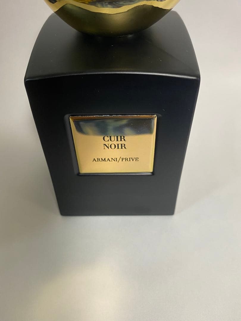 ジョルジオアルマーニ プリヴェ キュイールノワール 廃盤品 100ml