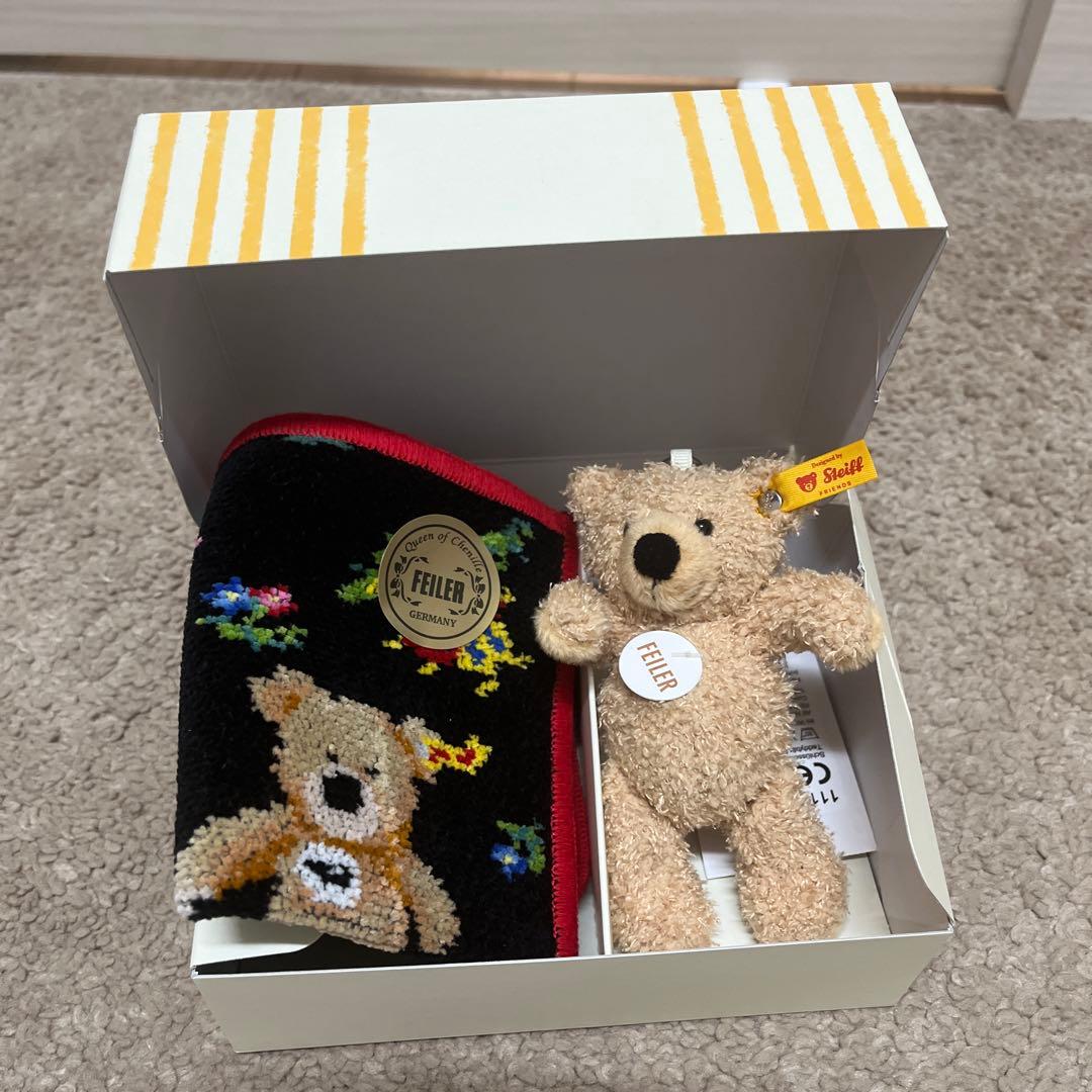 フェイラー✖️シュタイフ　コラボ　ハンカチ&テディベアチャームセット