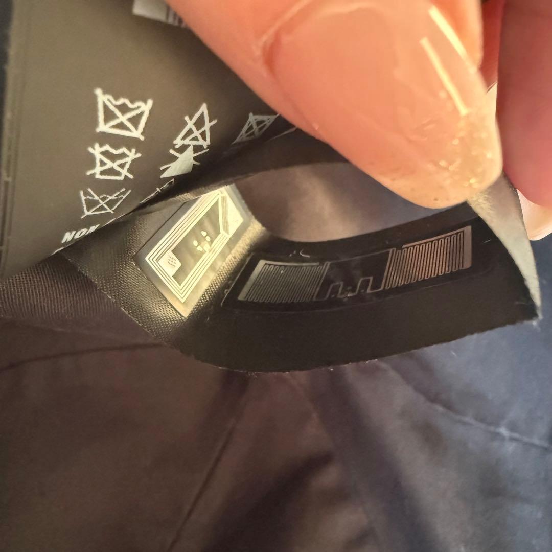 過去にあんしん鑑定済】PRADA プラダ ナイロンキャップ ロゴプレート