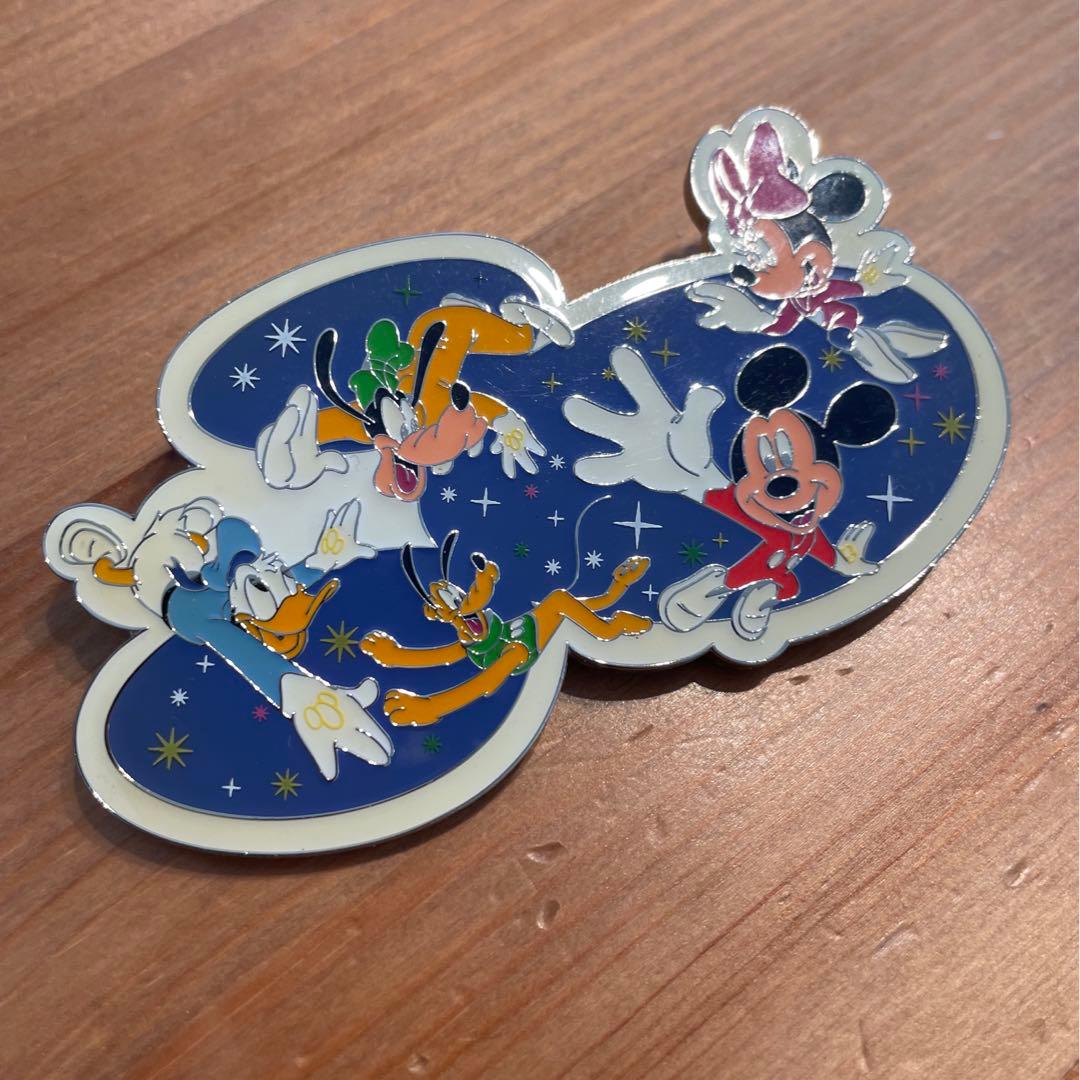 ディズニー ピンバッジ ミッキー＆フレンズ 星空デザイン - メルカリ