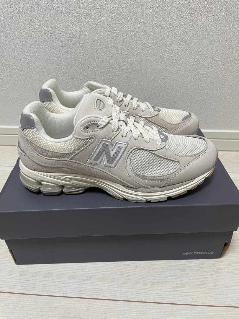 新品未使用　New Balance cm グレー　M2002RAA
