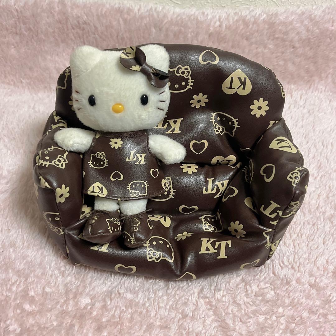Sanrio Hello Kitty ソファ付き ぬいぐるみ モノグラム 衣装