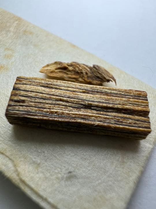 古渡命銘木 百八十種名香　伽羅　銘【龍頭】0.195g 香木/お香/沈香/伽羅