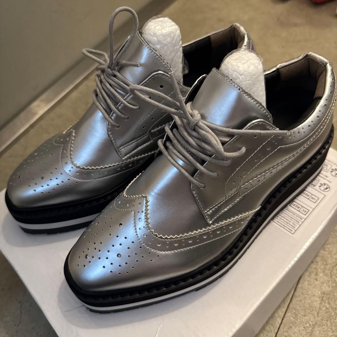 セントアンドリュース ゴルフシューズ スパイクレス シルバー 未使用品】セントアンドリュース ゴルフシューズ 白×シルバー 星