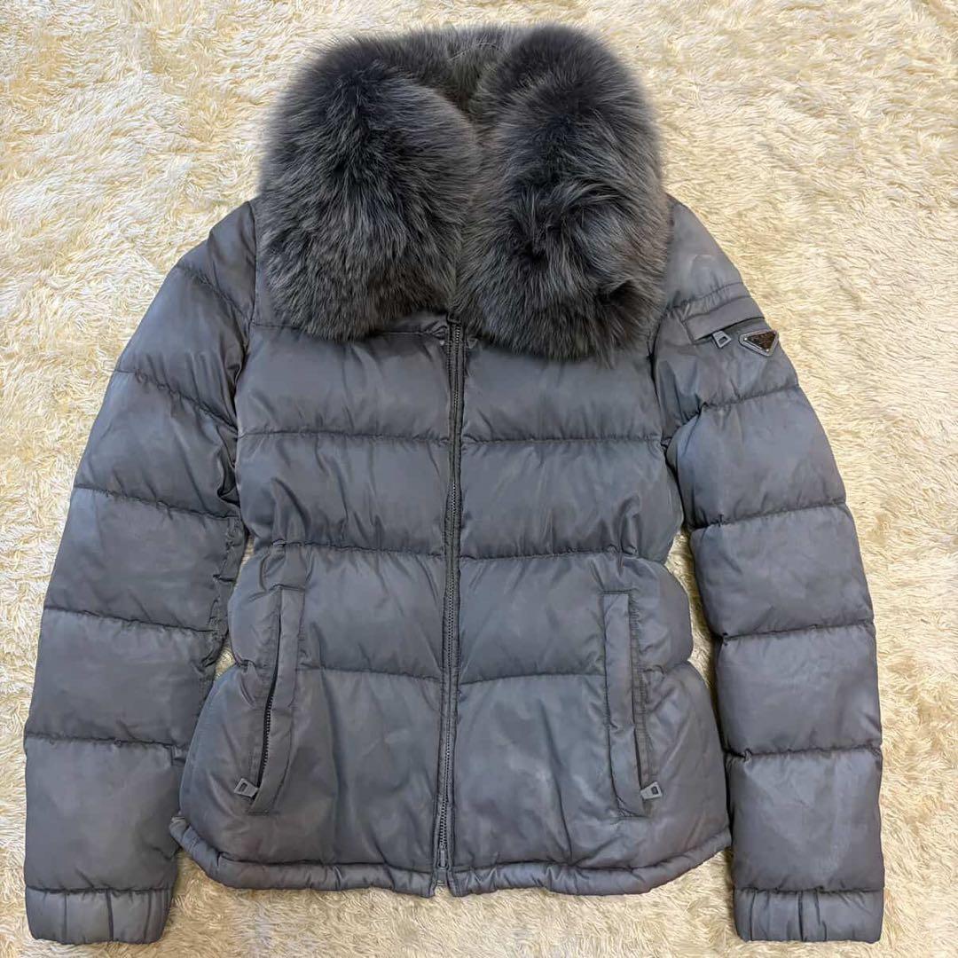 し*う様 PRADA プラダ　 ダウンジャケット グレー　ファー付き