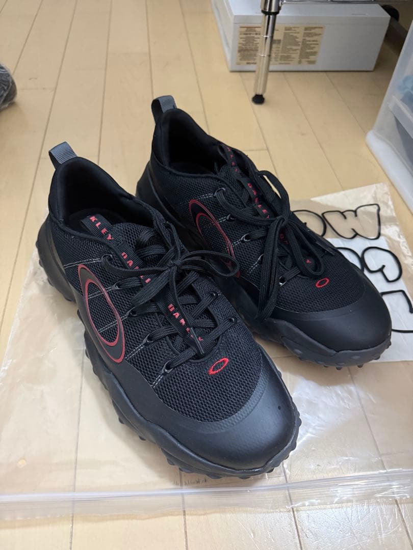 Oakley ブラック/レッド スニーカー