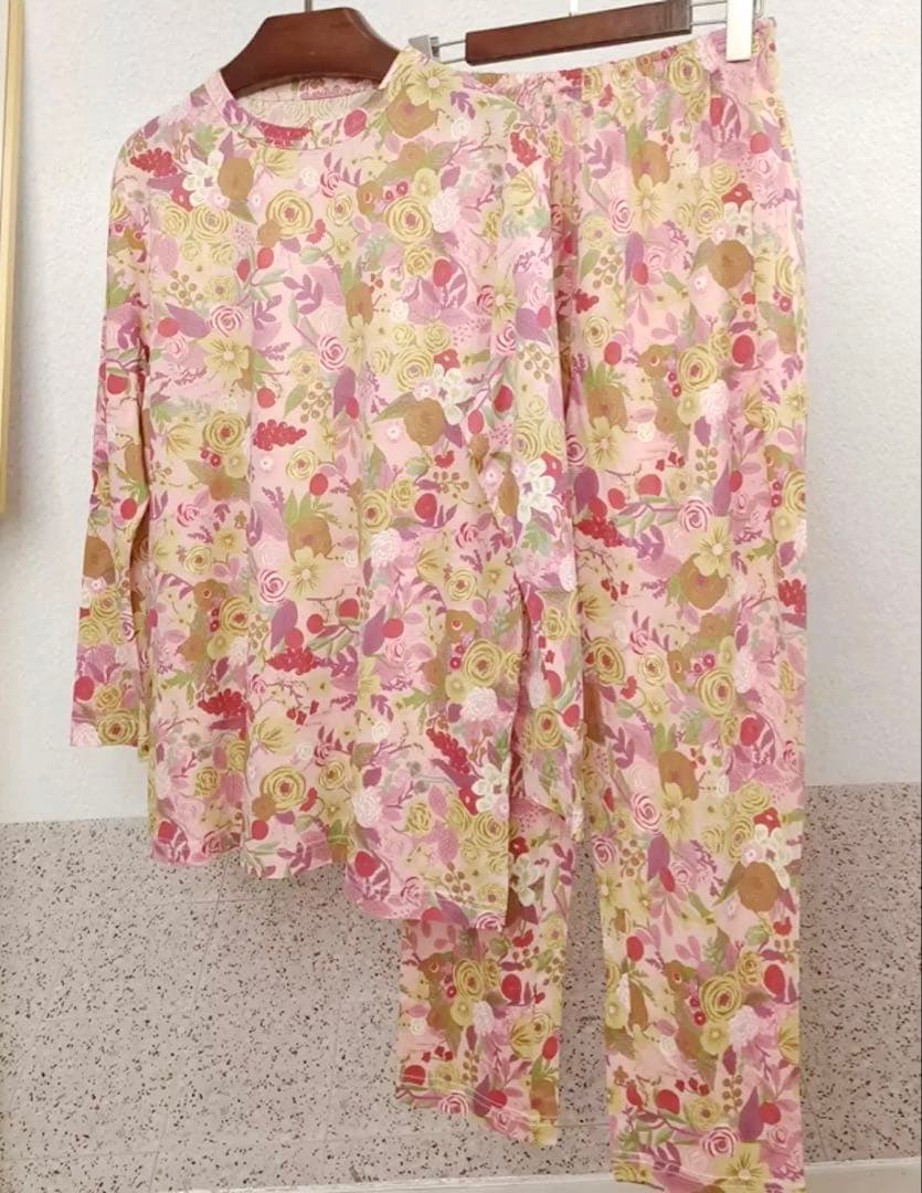 シルク100%絹 美肌保湿 丸首 長袖パジャマ 上下セット F 花柄ピンク
