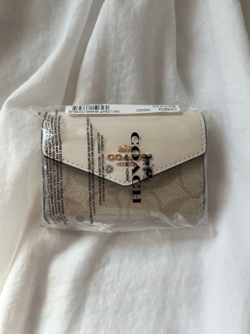 COACH 新品未使用 名刺入れ シグネチャー フラップカードケース ビジネス