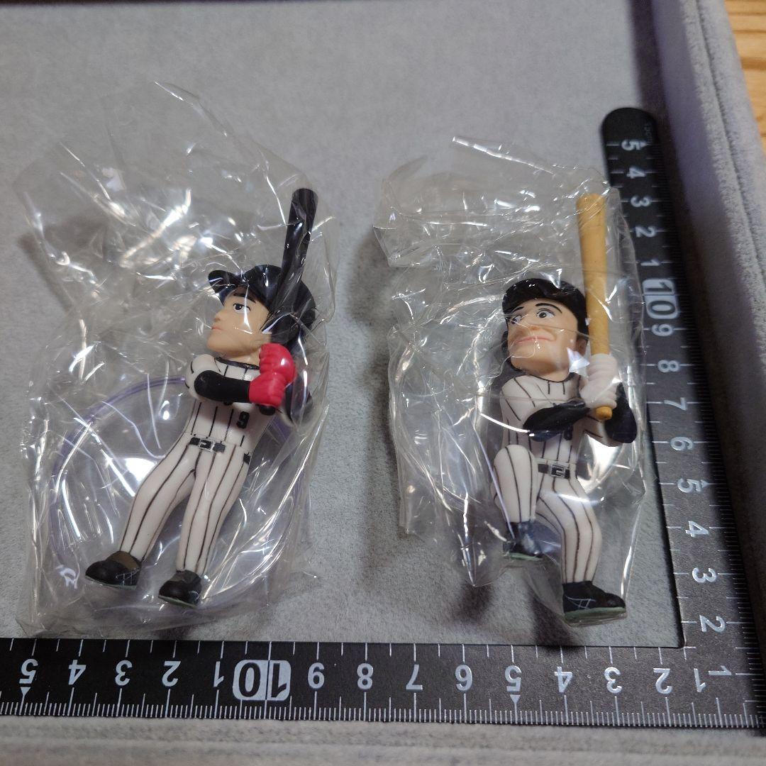 阪神タイガース 片岡選手 藤本選手 フィギュア - メルカリ