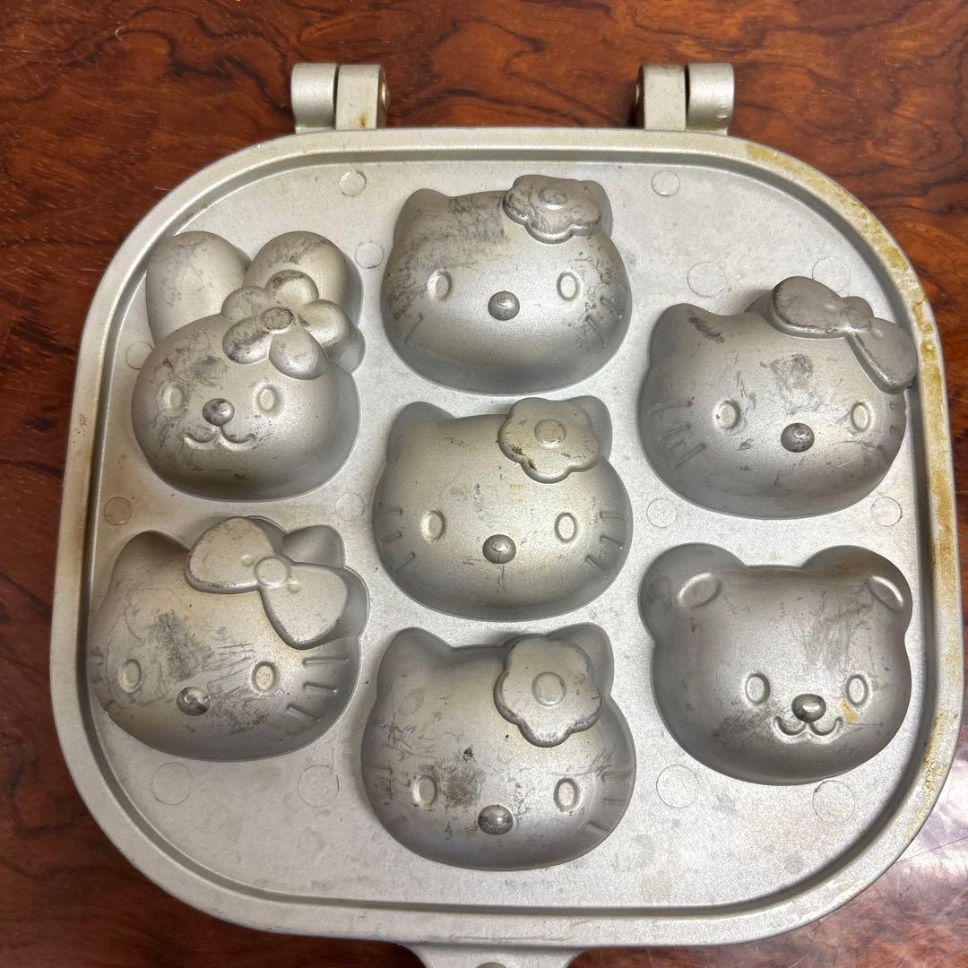 ハローキティ 焼き型 7個分 アルミ製　レア