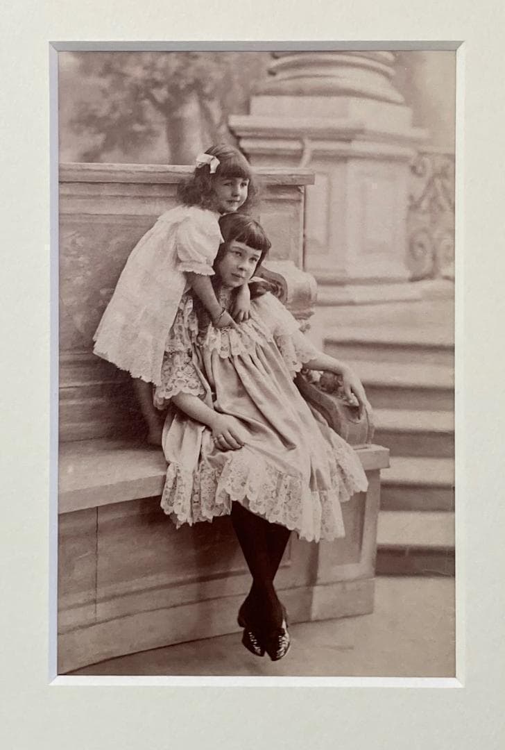 フランスアンティーク　肖像写真　《姉妹》額装　アルビューメンプリント（鶏卵紙）