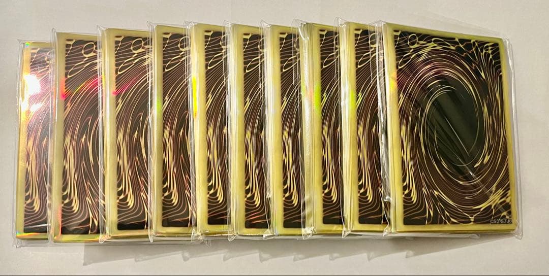 遊戯王 共通面 金色 スリーブ 計200枚