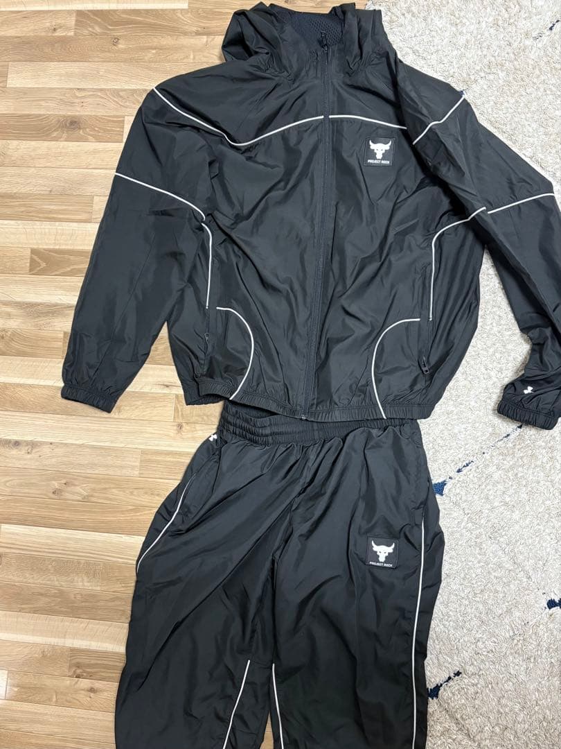 ジ*ン様 PROJECT ROCK ジャージ上下セット ブラック　アンダーアーマ