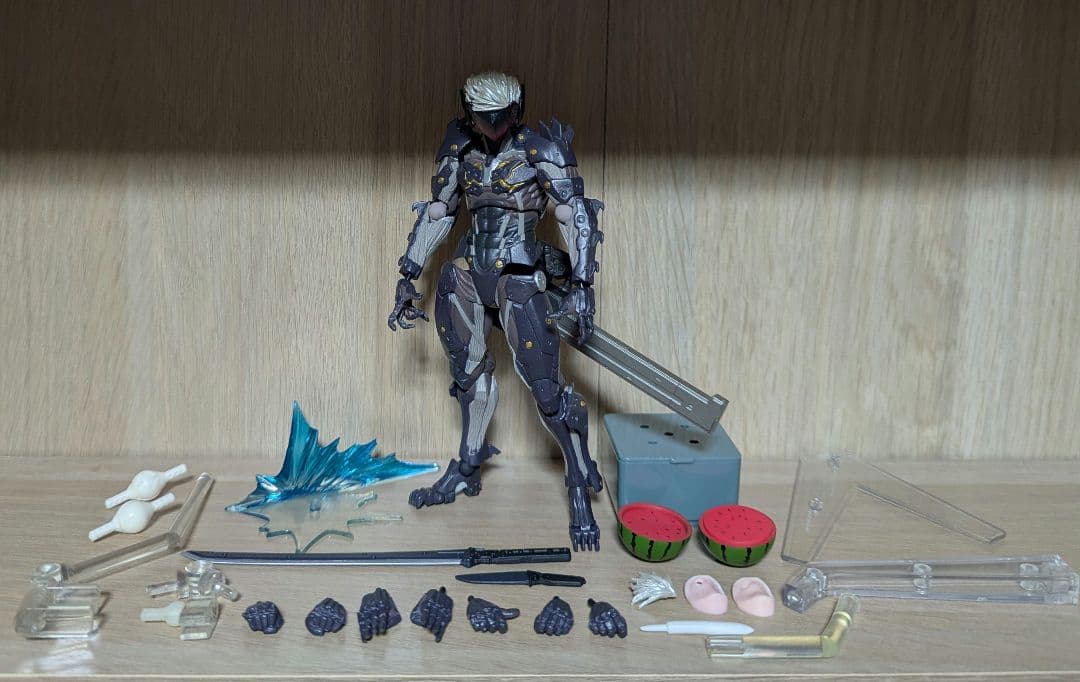 メタルギア　雷電　アメイジングヤマグチ　リボルテック　1/12　フィギュア Amazon.co.jp: リボルテックヤマグチNo.140 雷電 [並行輸入品] : ホビー