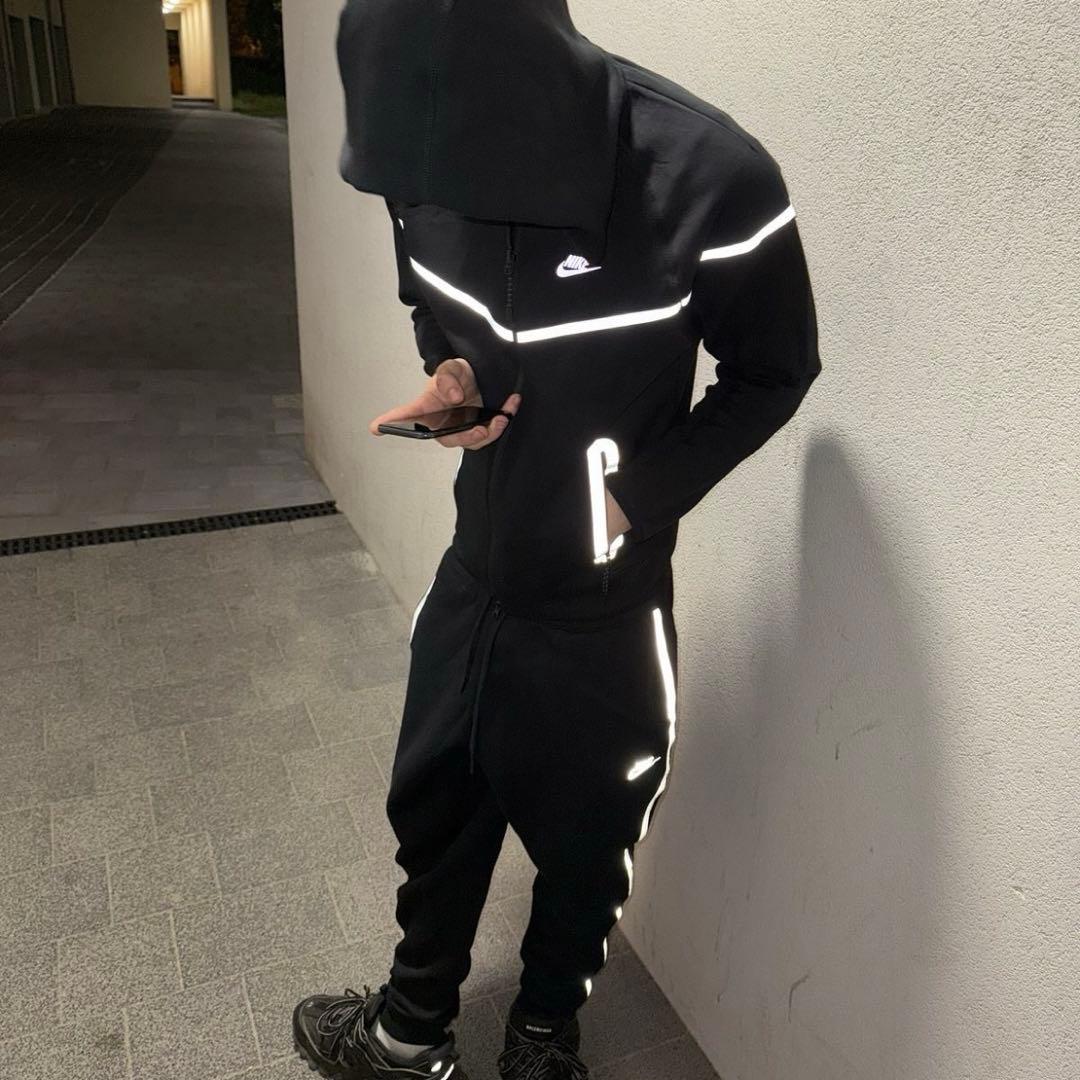 Tee Shyne着用】NIKEテックフリース Tee shyne着画 NIKEリフレクティブ