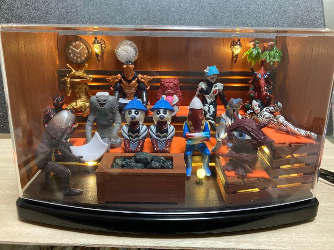 怪獣まちぼうけ 星人サウナ どうぶつサウナ ジオラマ -