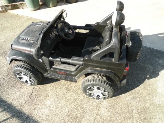 ２人乗り可能ラジコンカー　子供が乗れる＜Ｊｅｅｐ＞　現役動作品 　引き取り希望