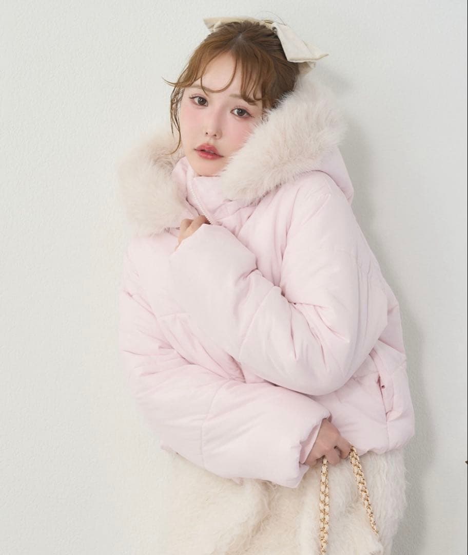 ワンアフターアナザーナイスクラップ フード付きショートフェイクダウンジャケット