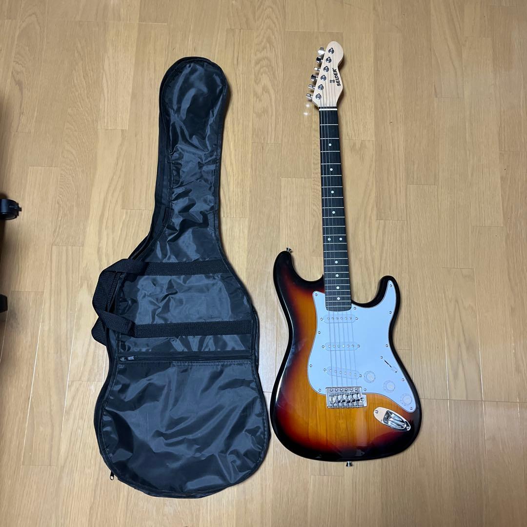 ストラトタイプエレキギター その他　ダ―クバ−スト美品