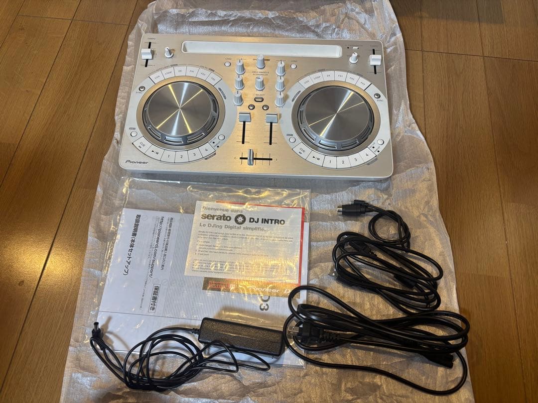 Pioneer DJ DDJ-WeGO3-W DJコントローラー - メルカリ