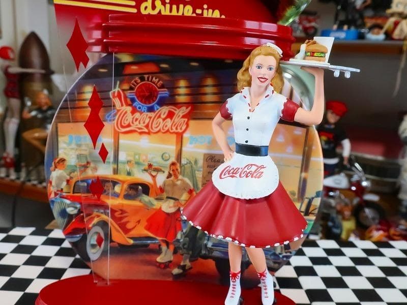 コカコーラ アメリカンダイナーウェートレス 50s フィギュア ＆ プレート