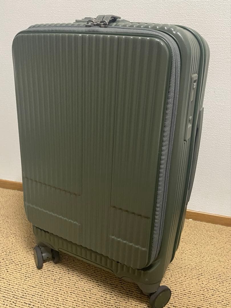 ｉｎｎｏｖａｔｏｒ　イノベーター　キャリーケース　38L マットカーキ