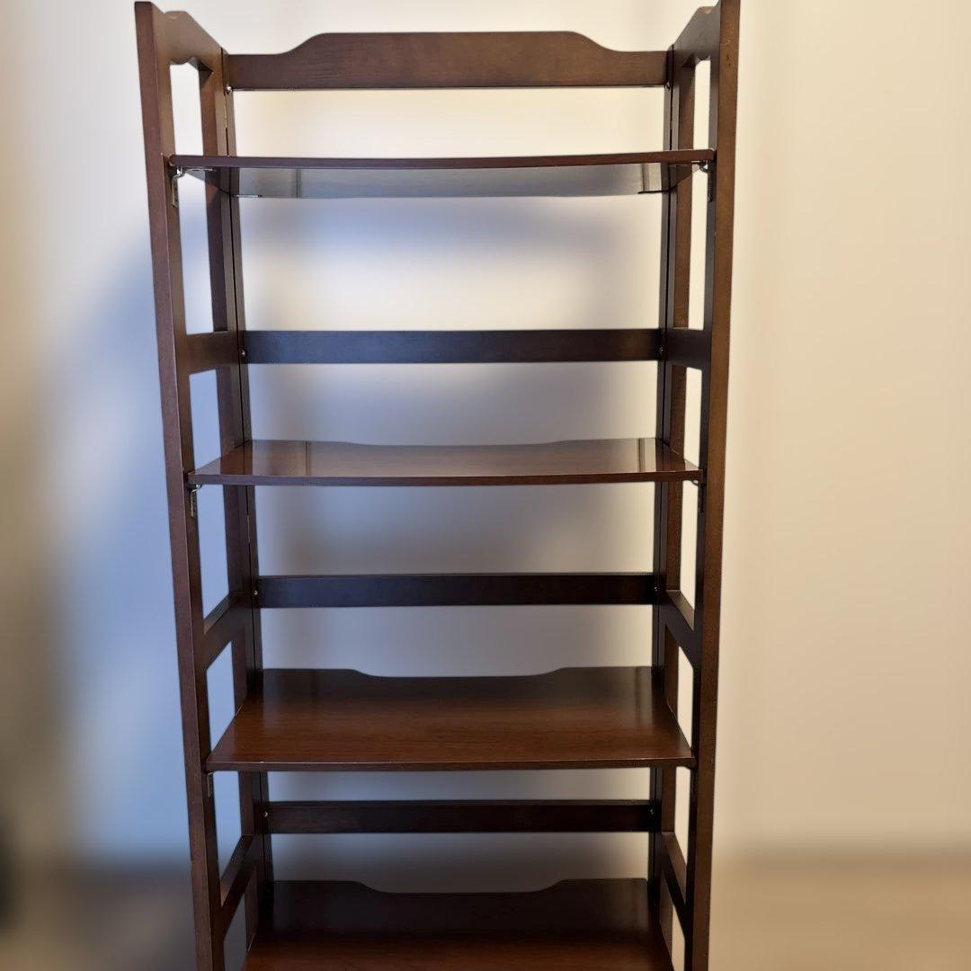 重厚感ある木製ラック、棚