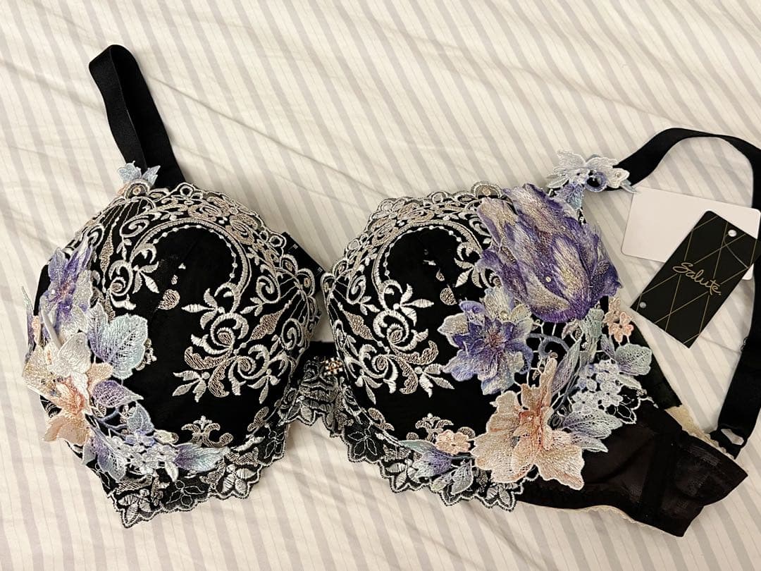 サルート19group 、9group G65 ブラジャー