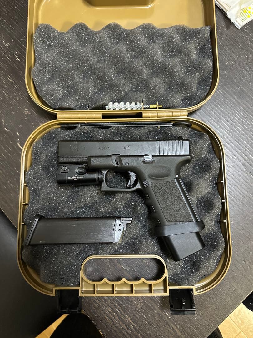 ksc Glock 19 アッパー、ロワーHW マガジン　ケース付き