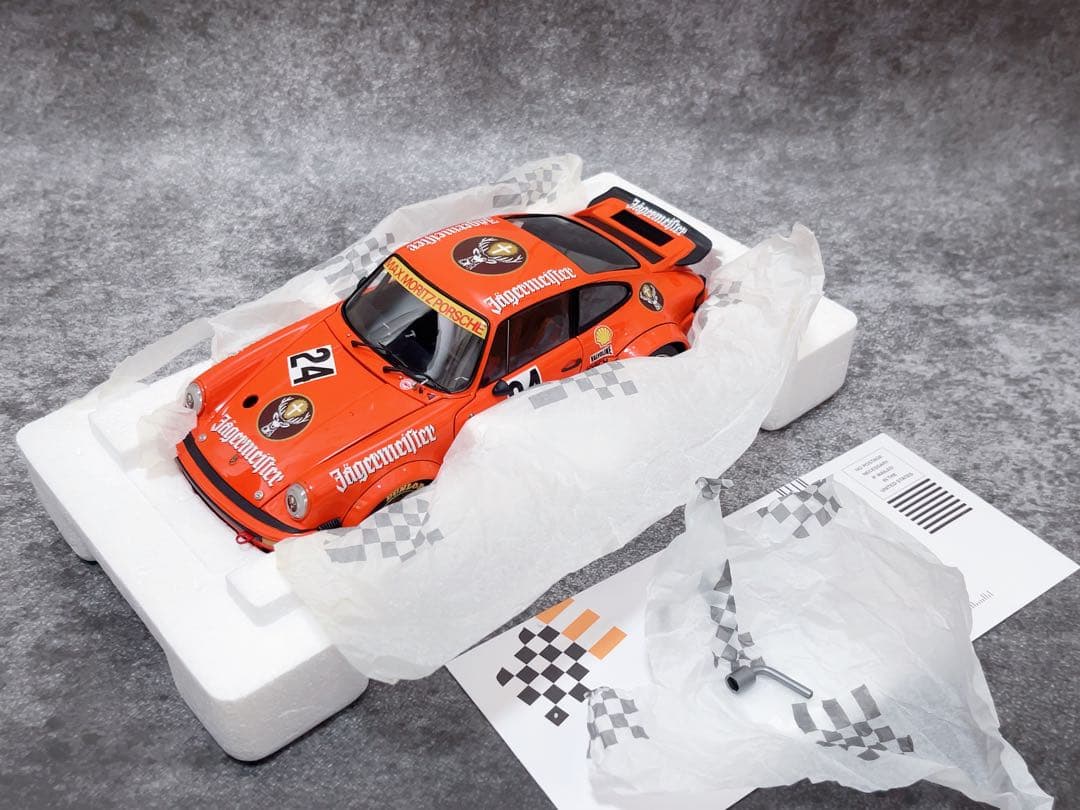 ミニカー 1/18 EXOTO Porsche 934 RSR Jagermeister
