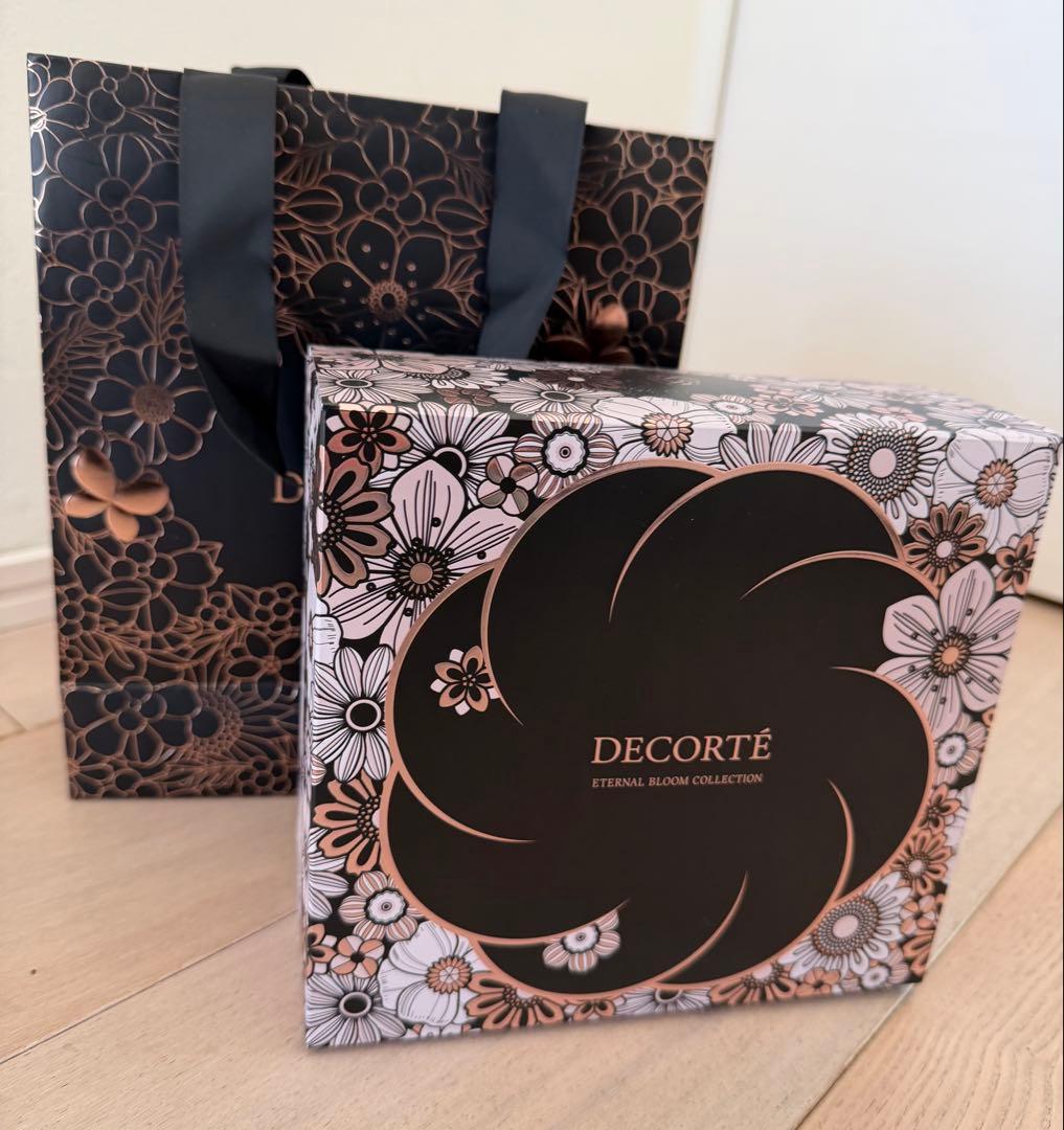 コスメデコルテ　クリスマスコフレ2025 エターナルブルームコレクション