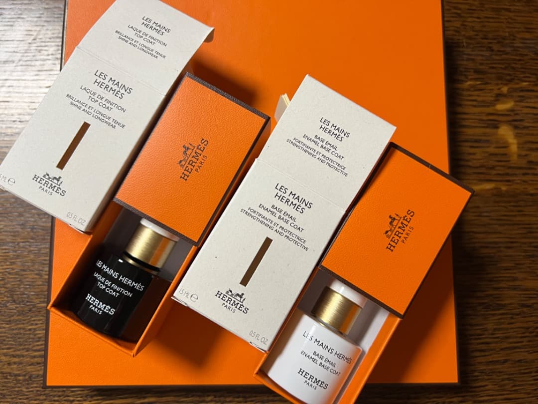 <新品未使用>エルメス　トップコート&ベースコート&マニキュア3色