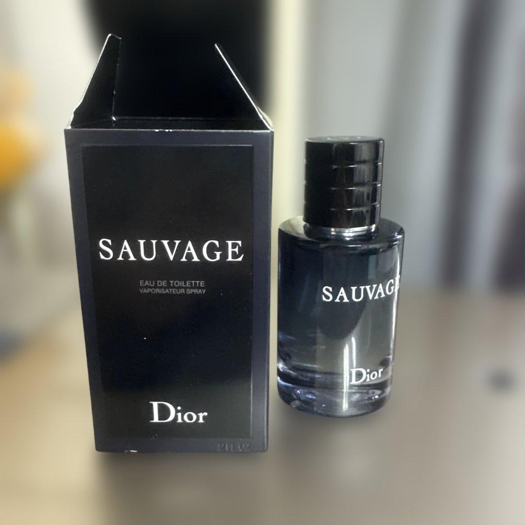 Dior SAUVAGE Eau de Toilette 100ml - メルカリ