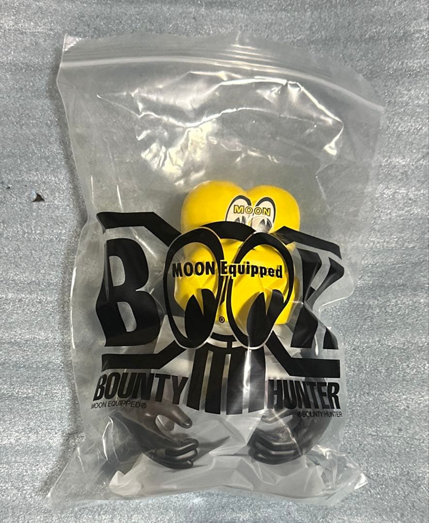 未開封 BOUNTY HUNTER x MOONEYES SKULL-KUN