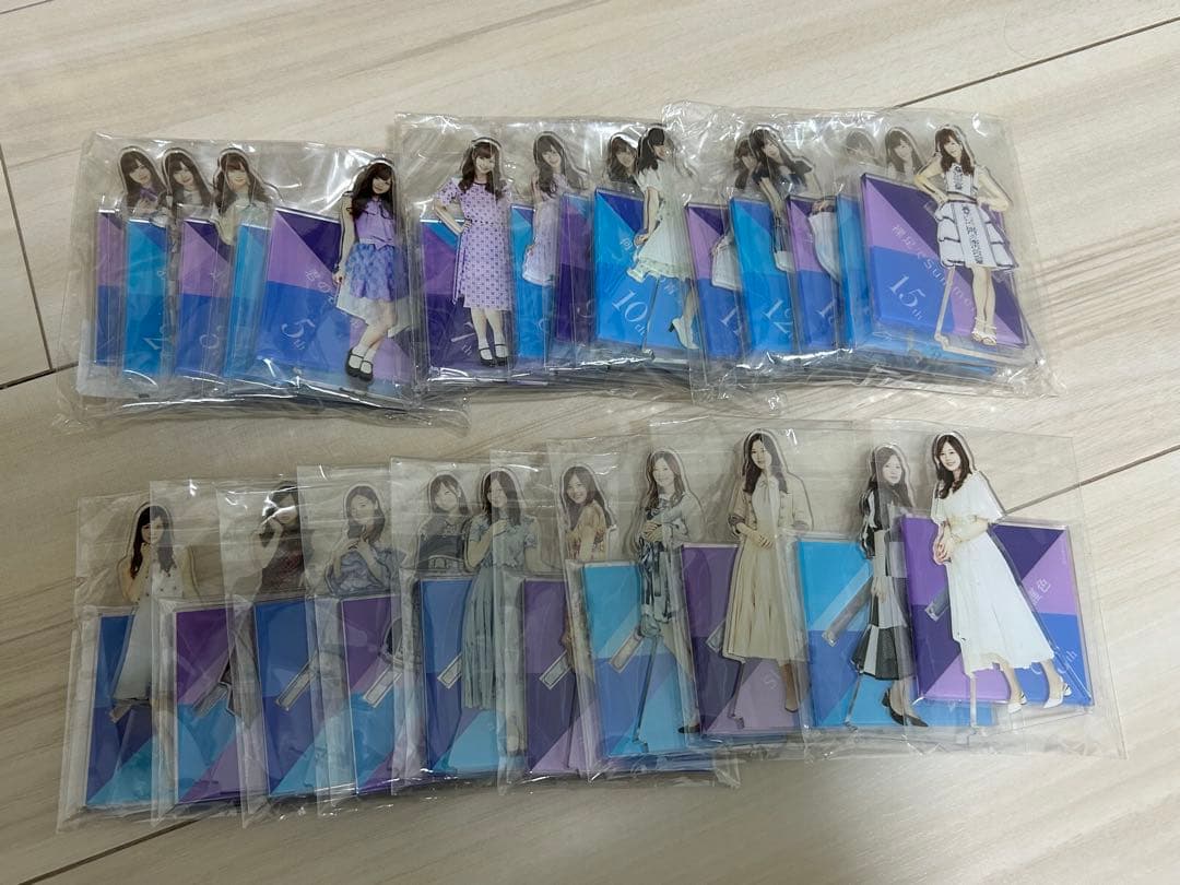 乃木坂46 白石麻衣 卒業記念グッズ　歴代表話題衣装アクスタ　25種コンプセット