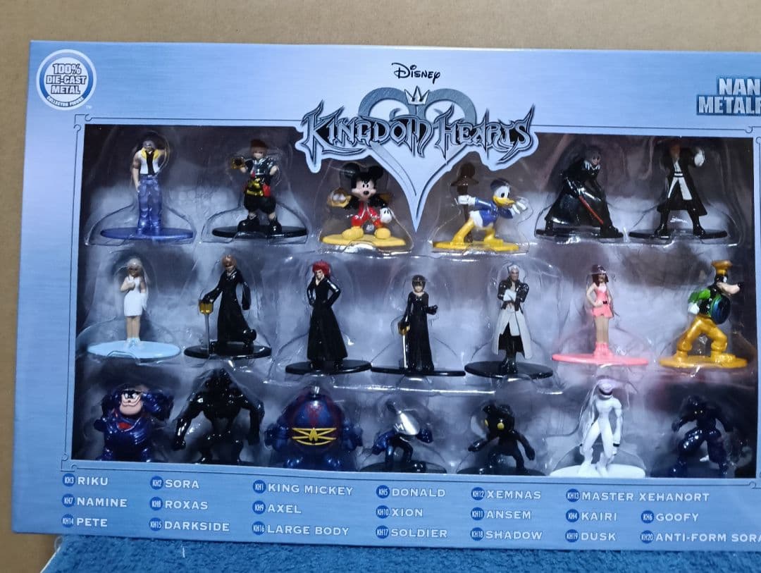 キングダムハーツ　ナノ　メタルフィギュア