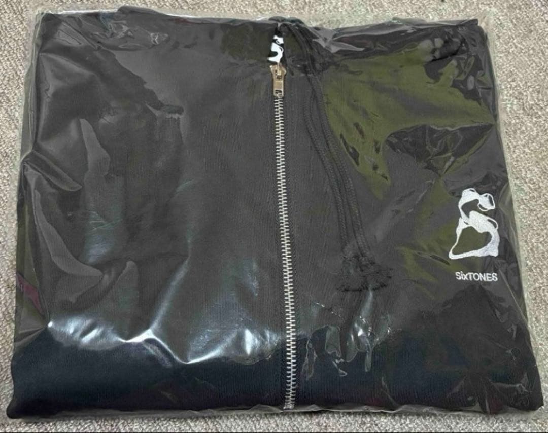 SixTONES MILESixTONES パーカー 新品未使用未開封 - メルカリ