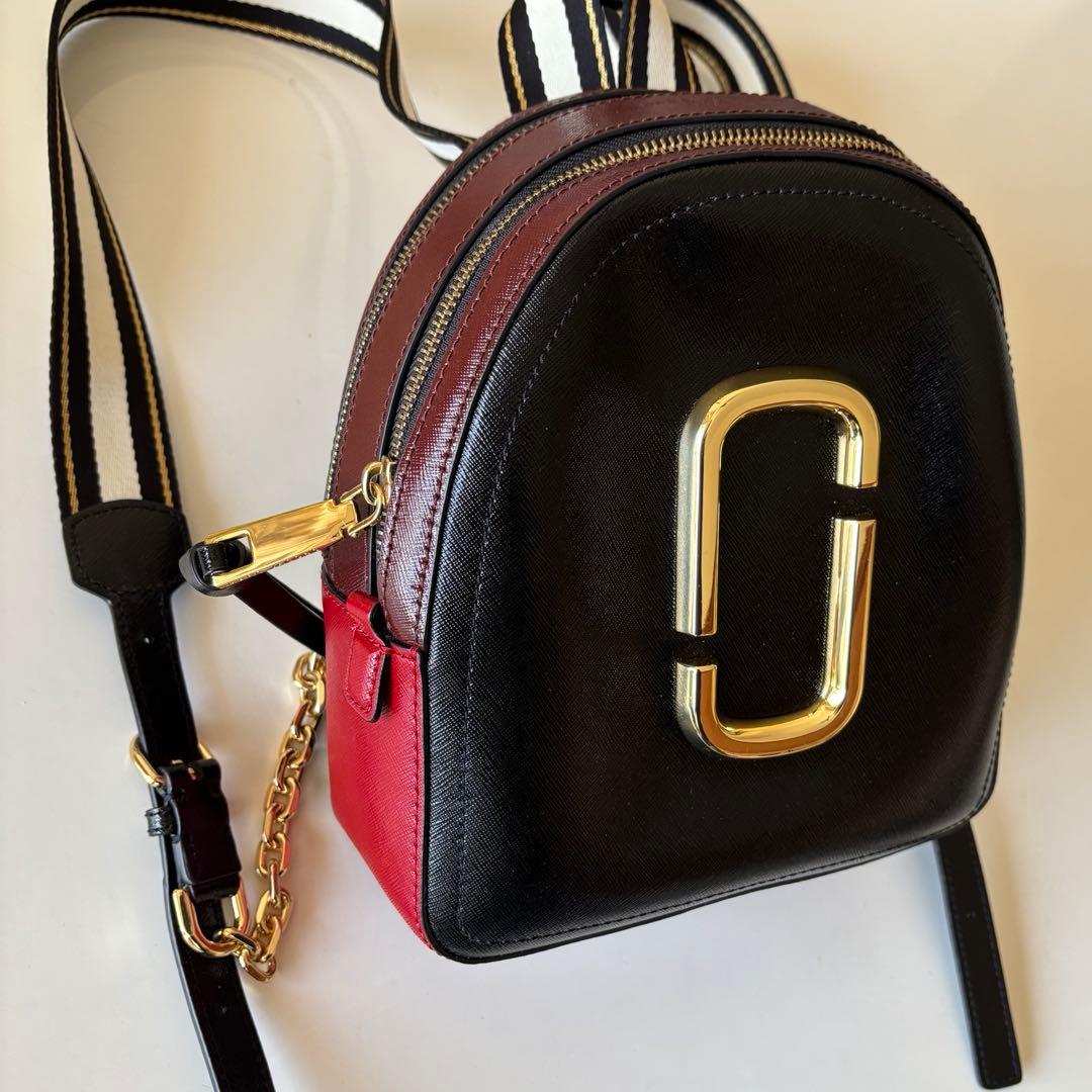 【ほぼ新品】MARC JACOBS リュック・バックパック ブラック　ボルドー