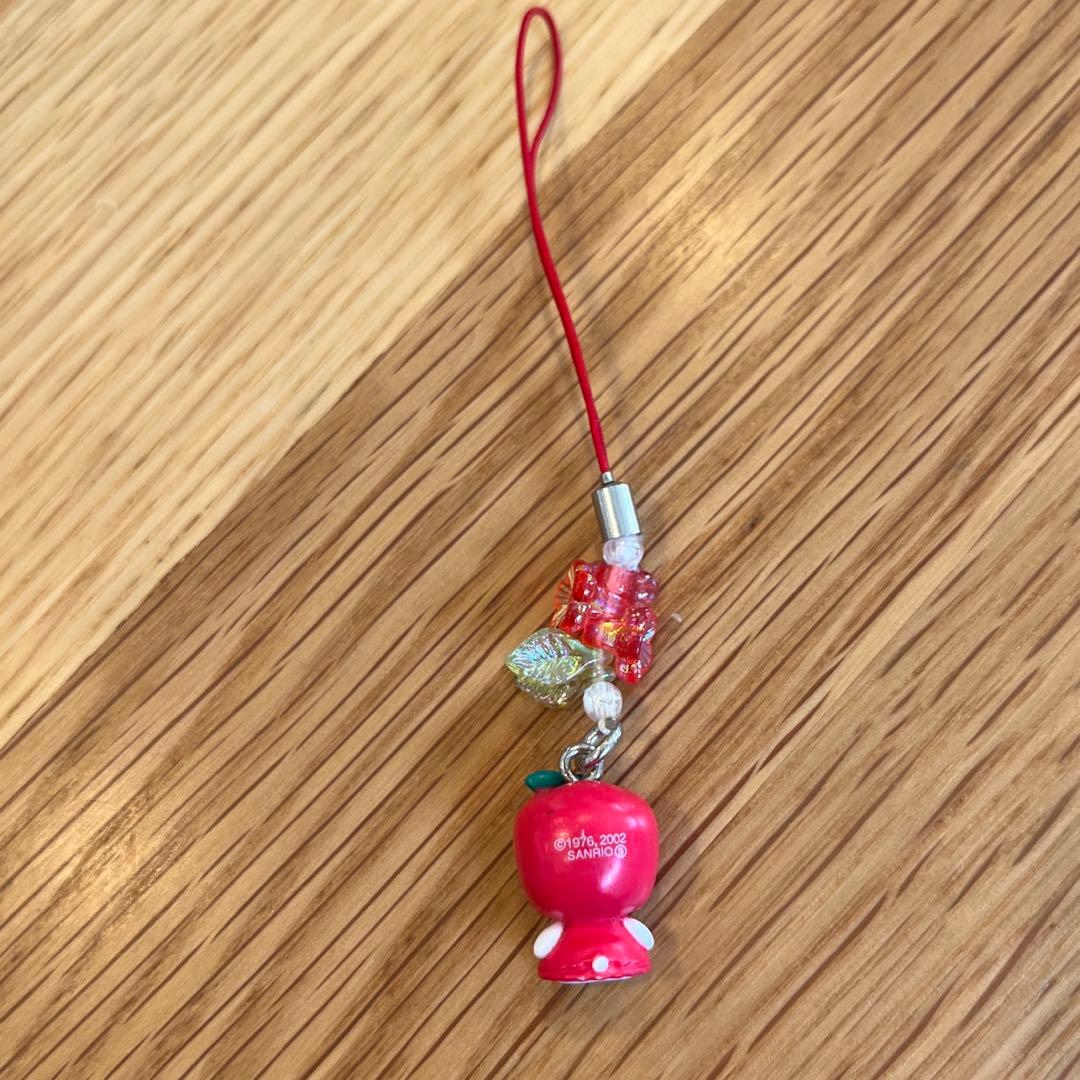 ハローキティ りんご 長野限定 根付け ストラップ - メルカリ